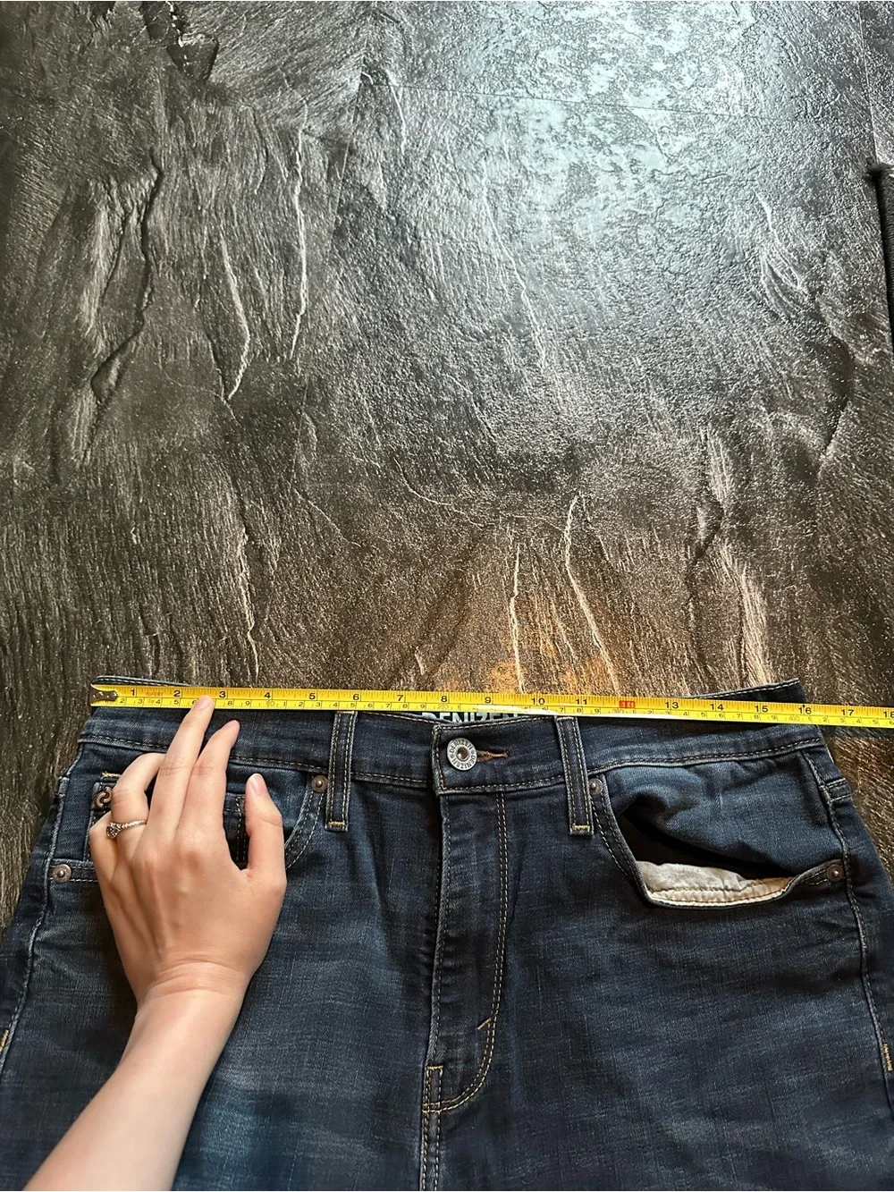 Levi's Slim Straight Men's Jeans in Dark Blue Denim